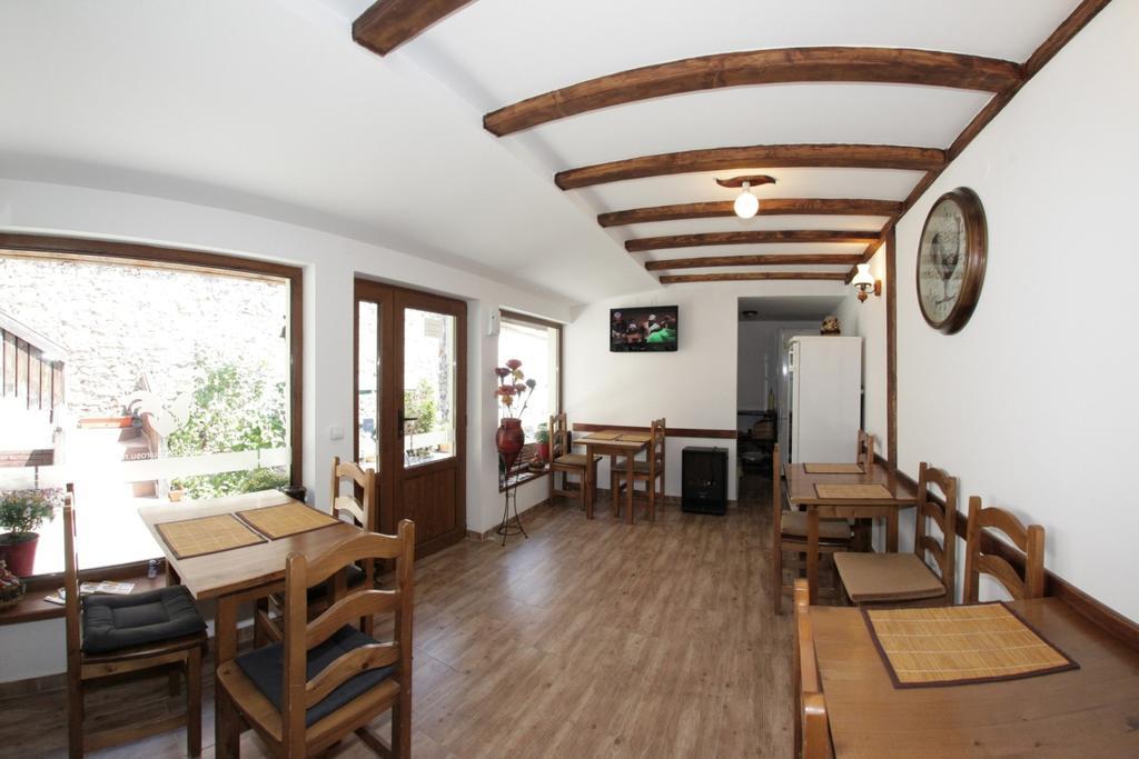 Pensiunea Cocosul Rosu Sibiu Ngoại thất bức ảnh