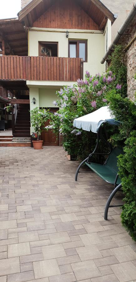 Pensiunea Cocosul Rosu Sibiu Ngoại thất bức ảnh